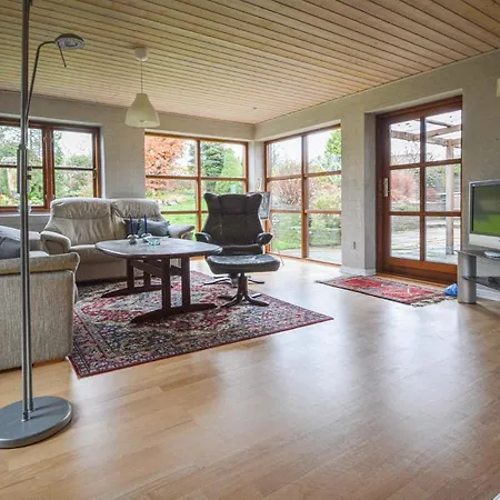 펜션 Nice In W/ 3 Bedrooms Olgod