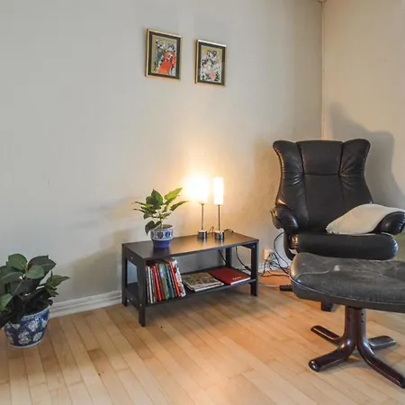 Nice In W/ 3 Bedrooms 펜션 Olgod